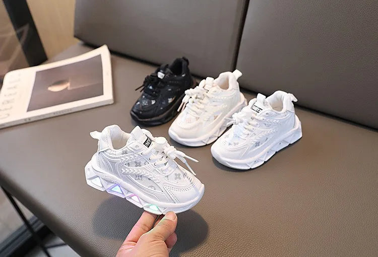 Zapatos de cuero con luces LED para bebés y niños pequeños